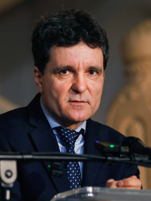 🤖 Nicușor Dan